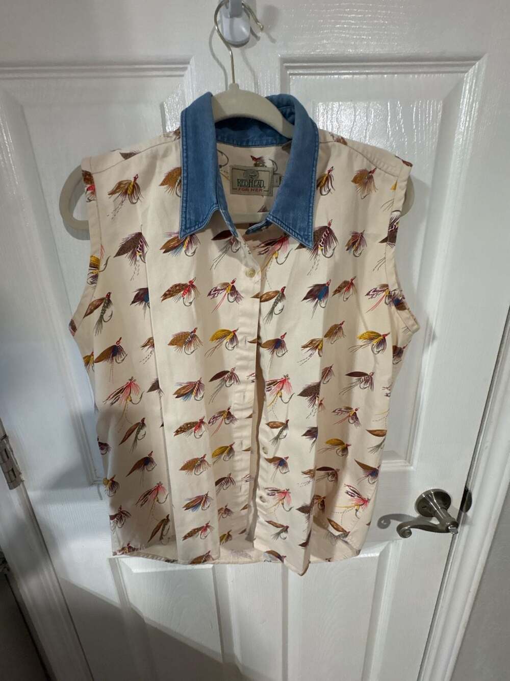 RedHead For Her Vintage Fishing Fly Print Sleeveless Button-Down Shirt